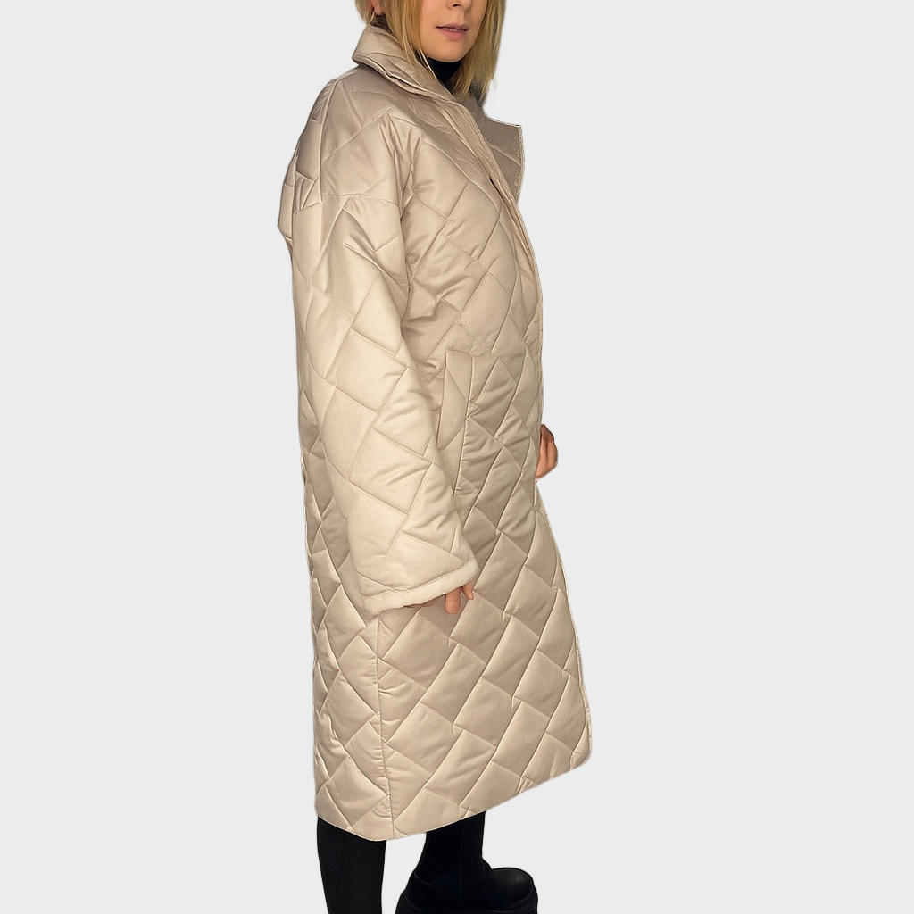 Maja – Dugi Prošiveni Kaput