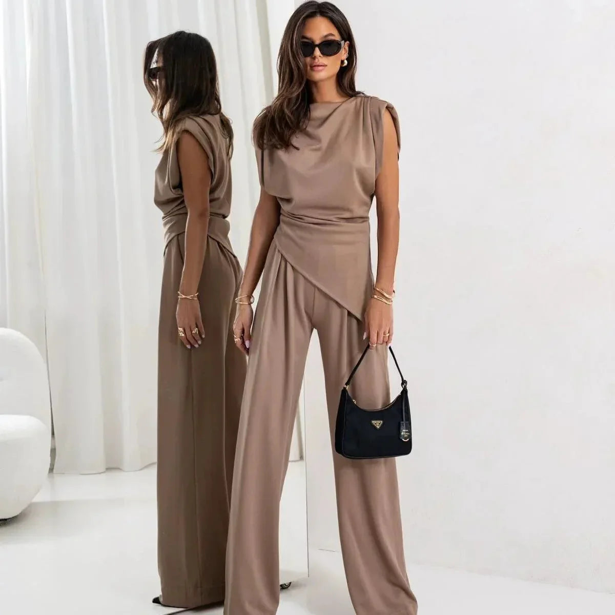 Mira – Elegantni Kombinezon