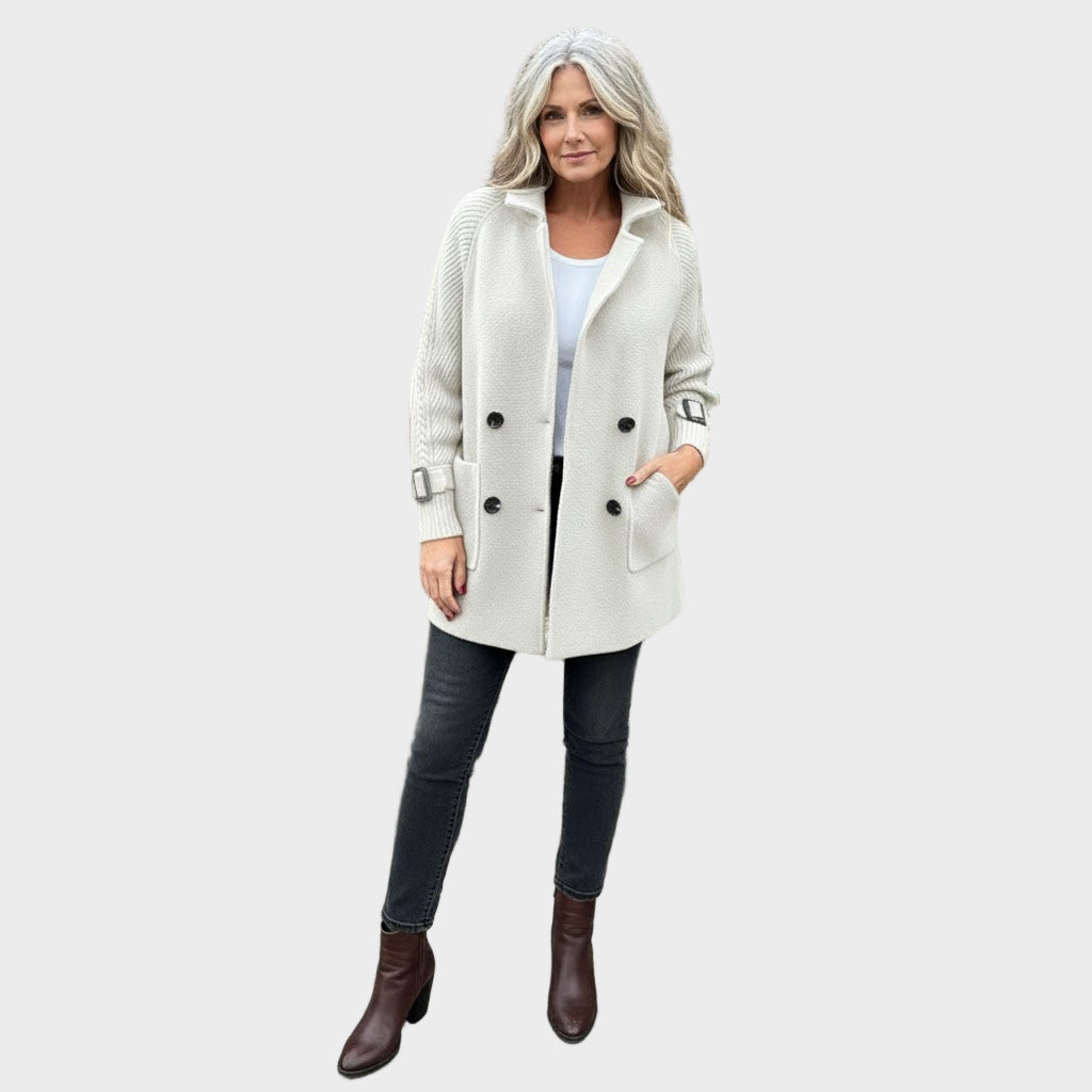 Tena – Elegantna Pletena Jakna